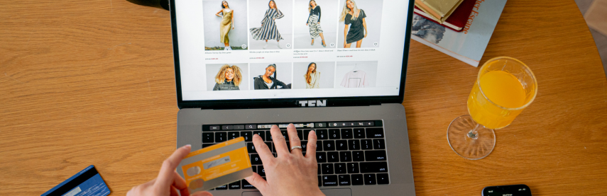Optimiser l'expérience d'achat pendant les soldes d'été e-commerce